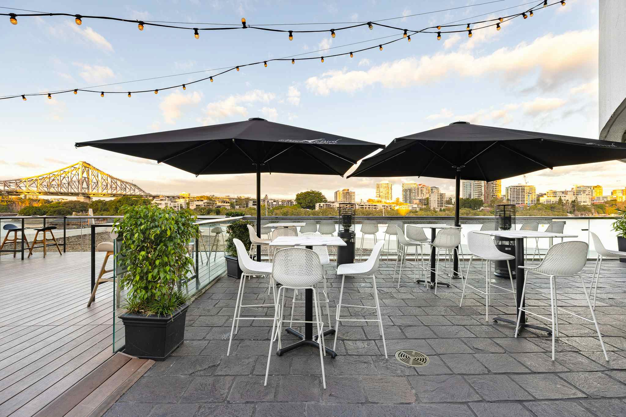 Blackbird Bar, Dining and Events